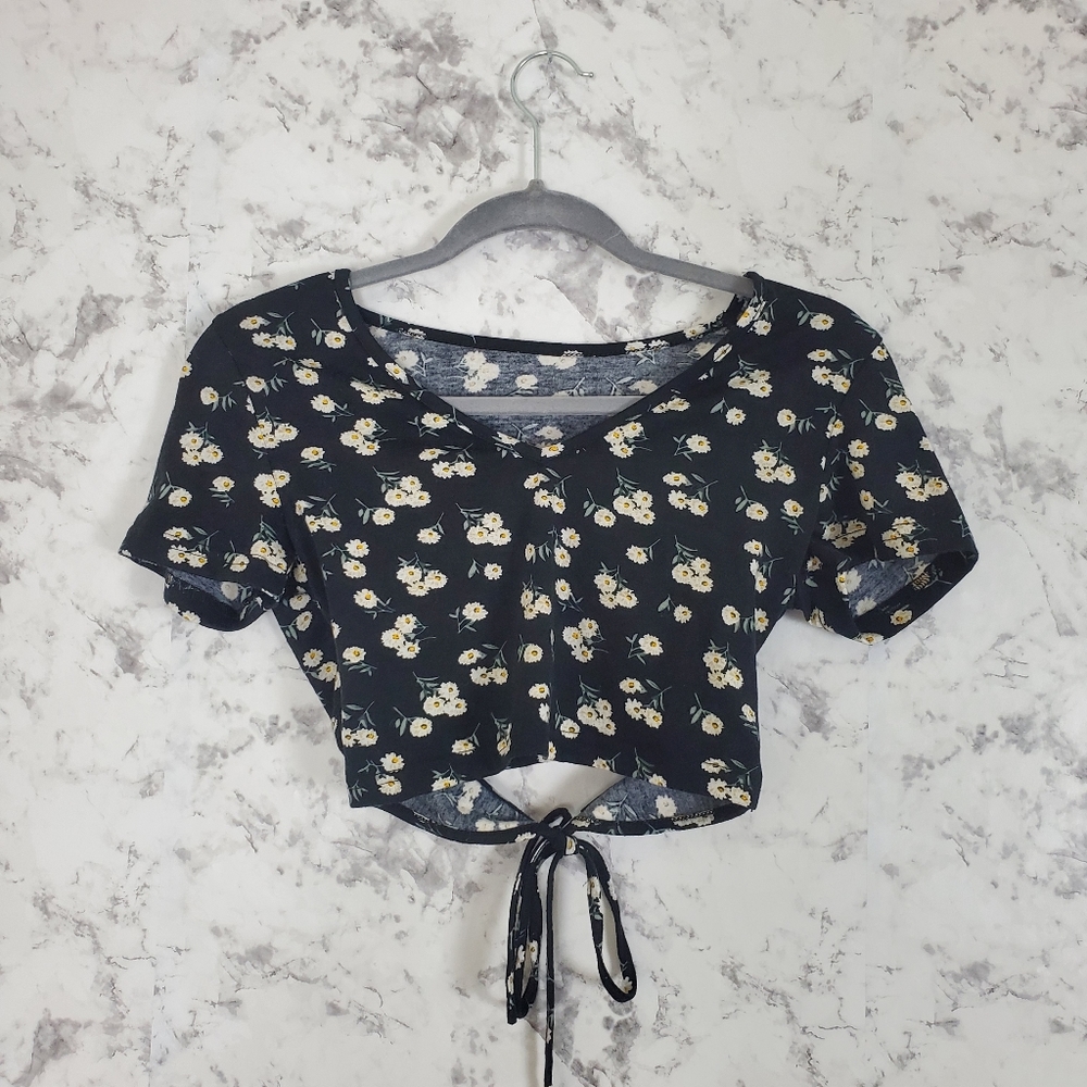 Cropped floral top